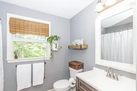 4 Leary Drive Litchfield NH 03052