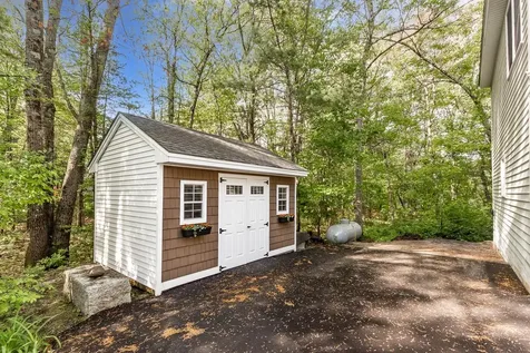 4 Leary Drive Litchfield NH 03052