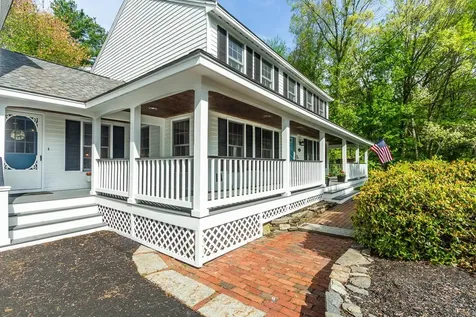 4 Leary Drive Litchfield NH 03052