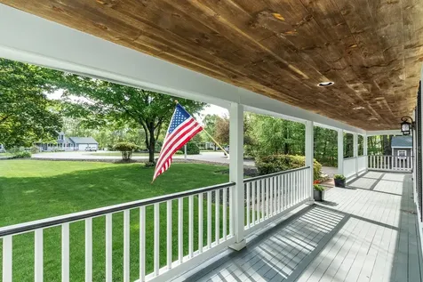 4 Leary Drive Litchfield NH 03052