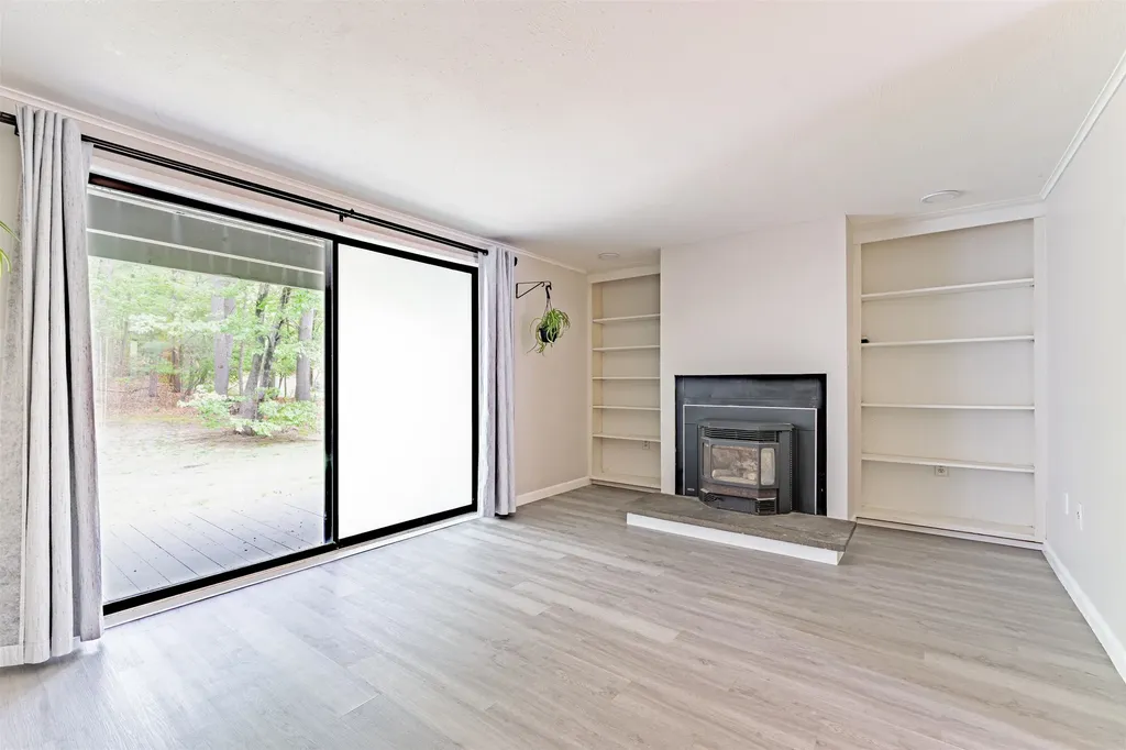 4 Harwich Court Merrimack NH 03054