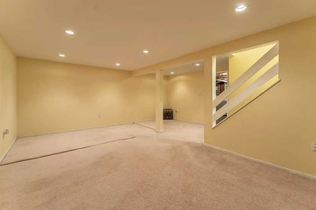 4 Harwich Court Merrimack NH 03054