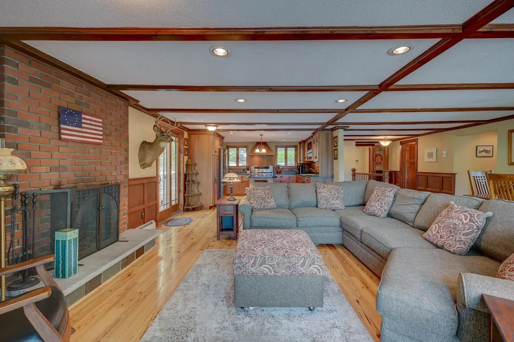 31 Interlaken Circle Madison NH 03849