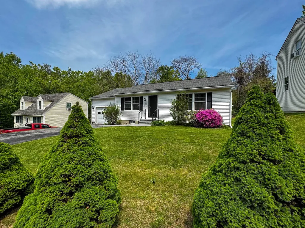 32 Albe Drive Bennington VT 05201