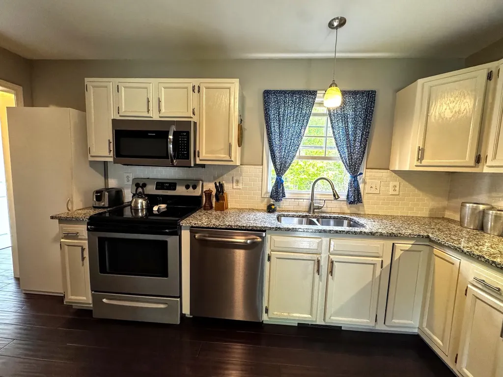 32 Albe Drive Bennington VT 05201