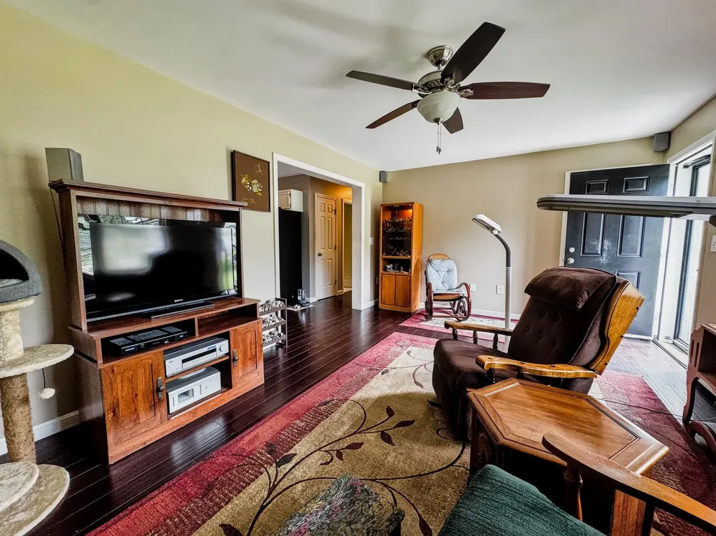32 Albe Drive Bennington VT 05201