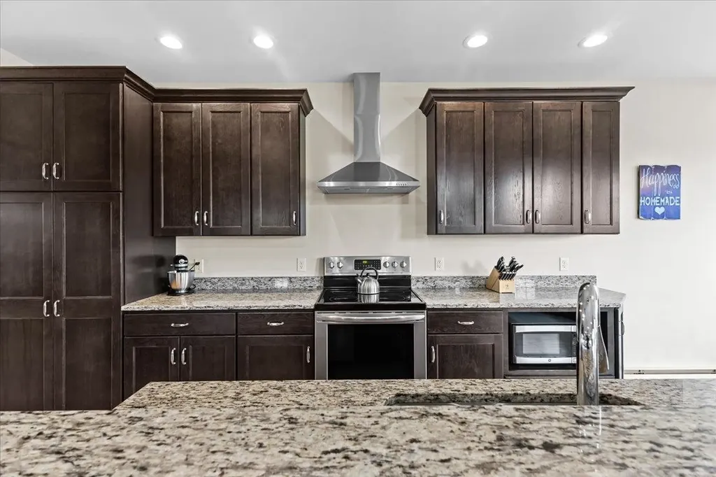 28 Rileys Way Highgate VT 05459