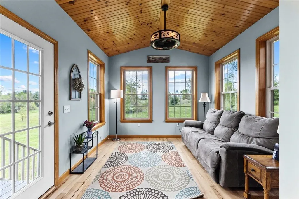 28 Rileys Way Highgate VT 05459