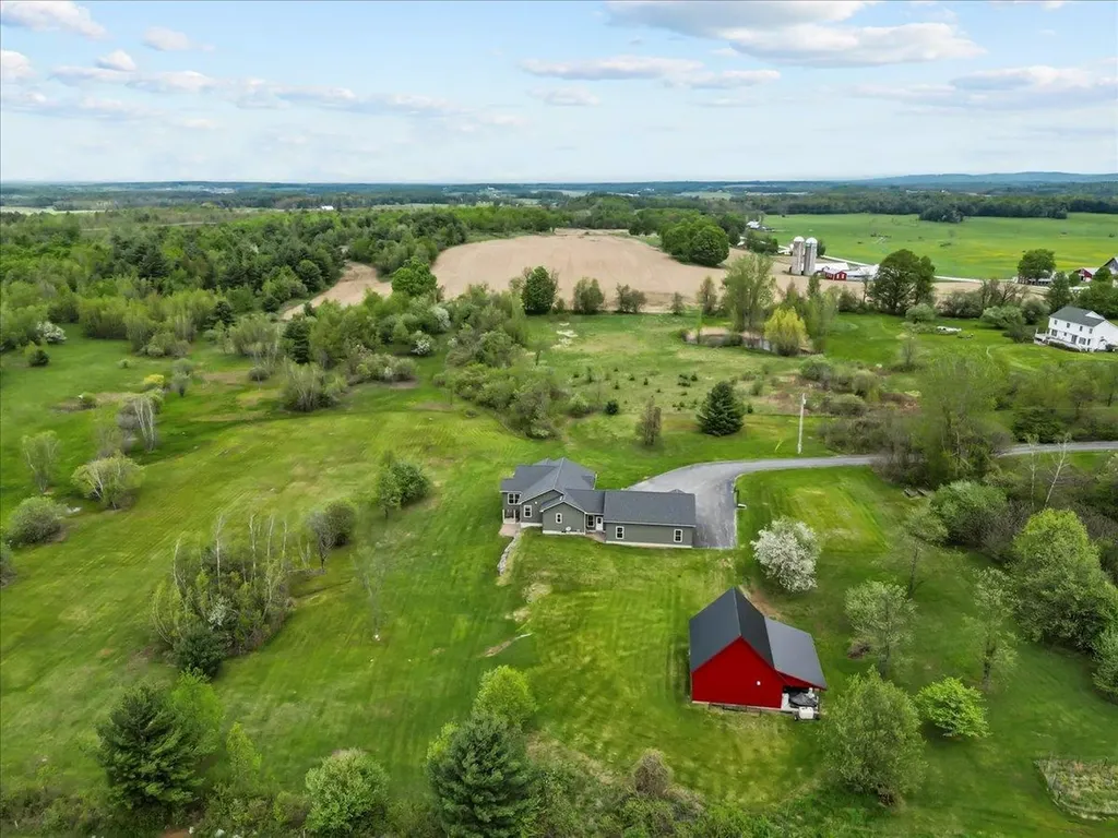 28 Rileys Way Highgate VT 05459