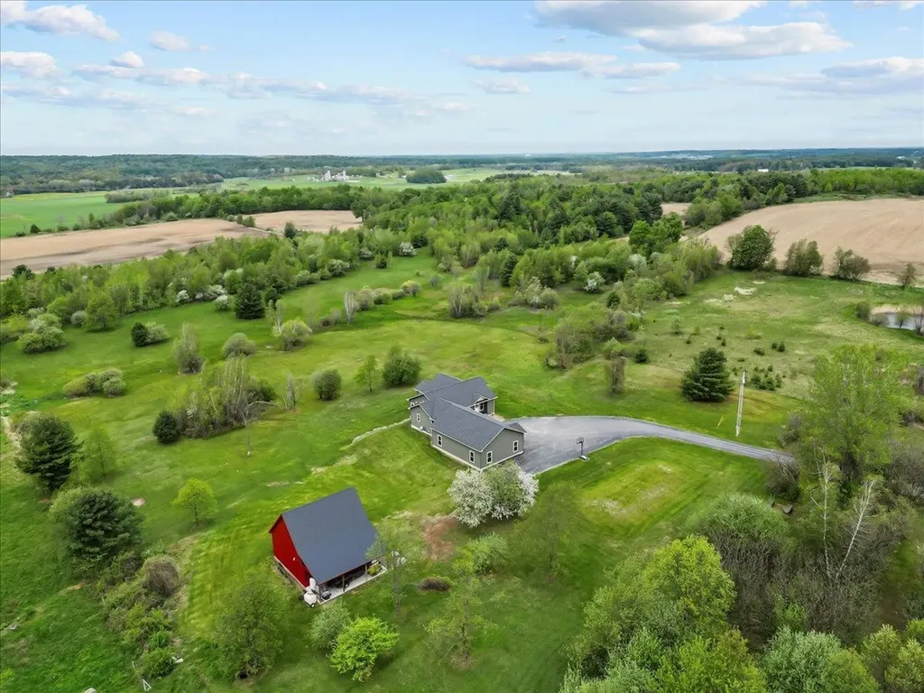 28 Rileys Way Highgate VT 05459