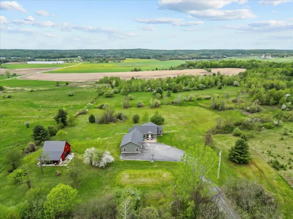 28 Rileys Way Highgate VT 05459