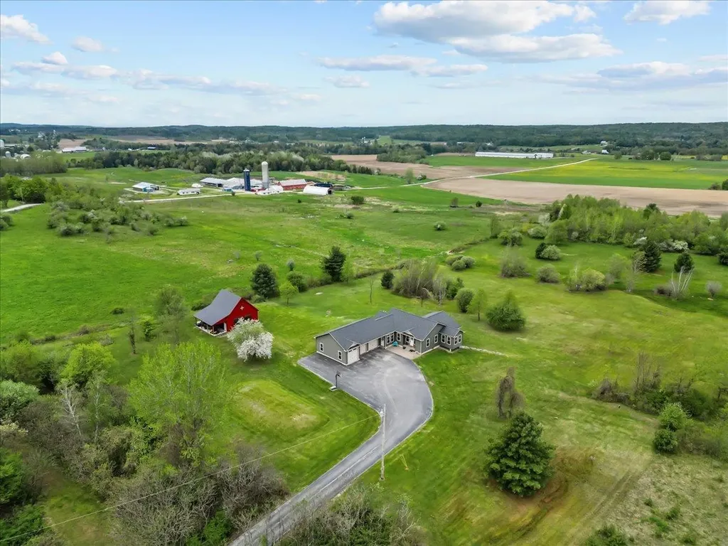 28 Rileys Way Highgate VT 05459