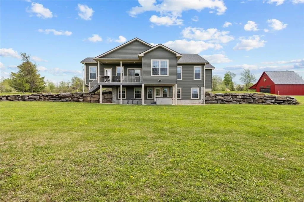 28 Rileys Way Highgate VT 05459