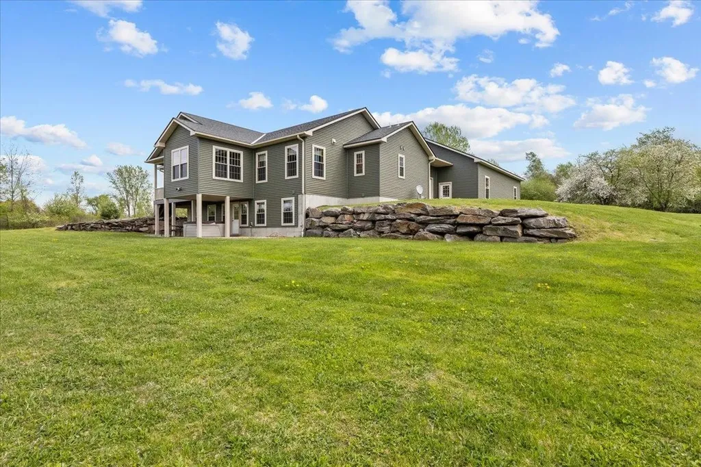 28 Rileys Way Highgate VT 05459