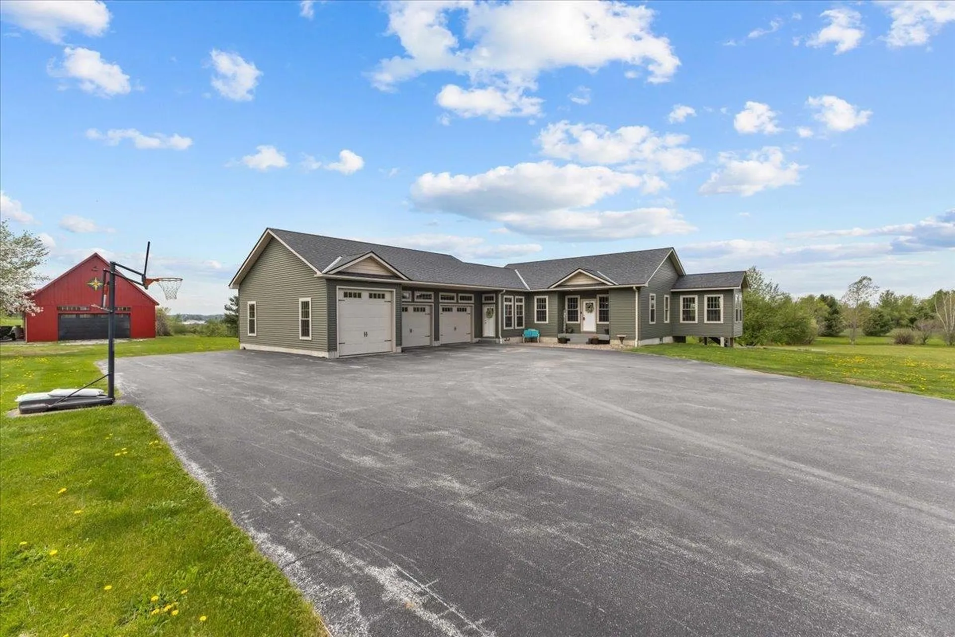 28 Rileys Way Highgate VT 05459