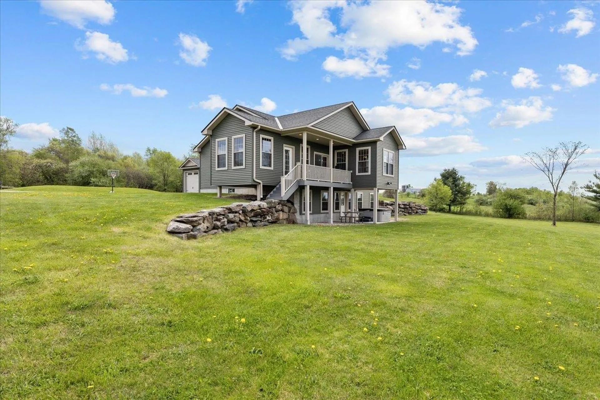 28 Rileys Way Highgate VT 05459