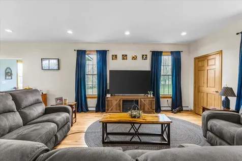 28 Rileys Way Highgate VT 05459