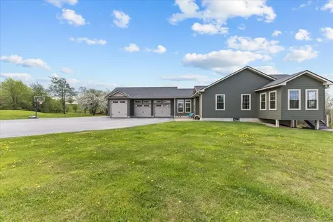 28 Rileys Way Highgate VT 05459