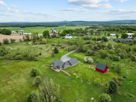 28 Rileys Way Highgate VT 05459