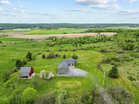 28 Rileys Way Highgate VT 05459