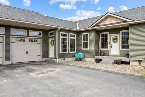 28 Rileys Way Highgate VT 05459