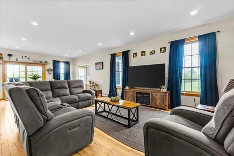 28 Rileys Way Highgate VT 05459