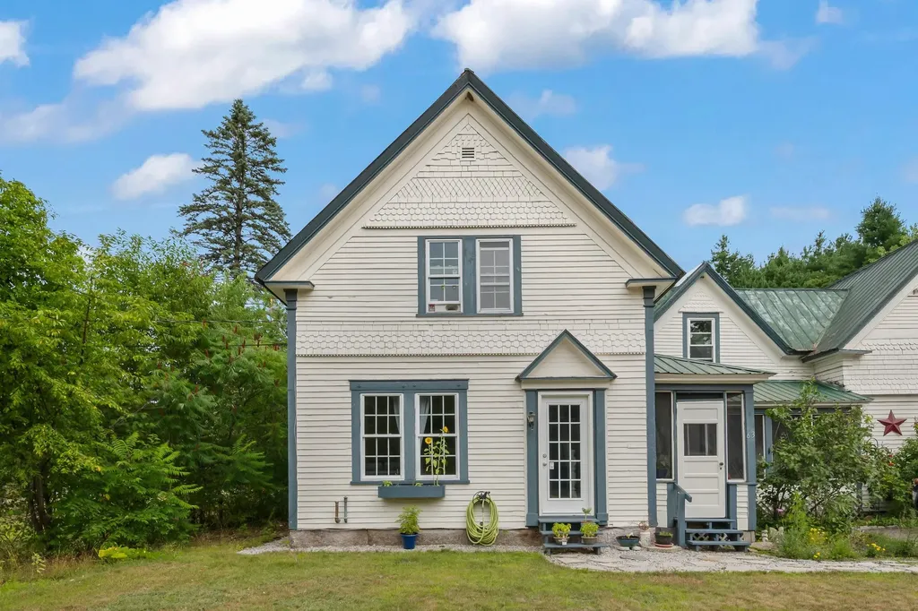 63 Mill Street Conway NH 03813