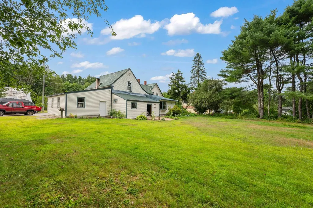 63 Mill Street Conway NH 03813