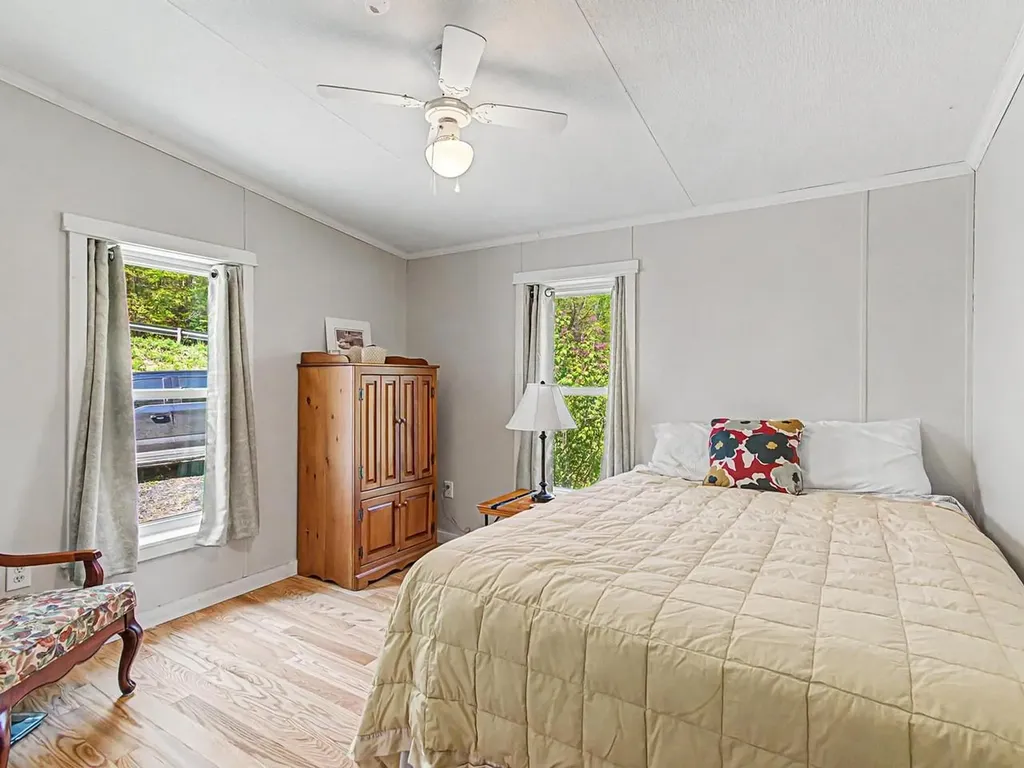 135 Duxfarm Estates Duxbury VT 05676