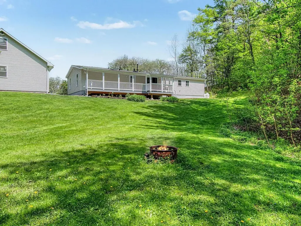135 Duxfarm Estates Duxbury VT 05676