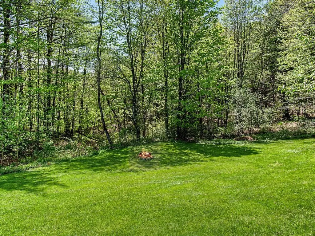 135 Duxfarm Estates Duxbury VT 05676