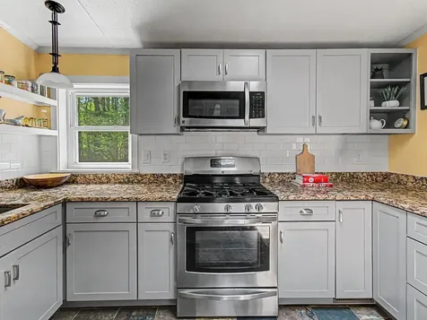 135 Duxfarm Estates Duxbury VT 05676