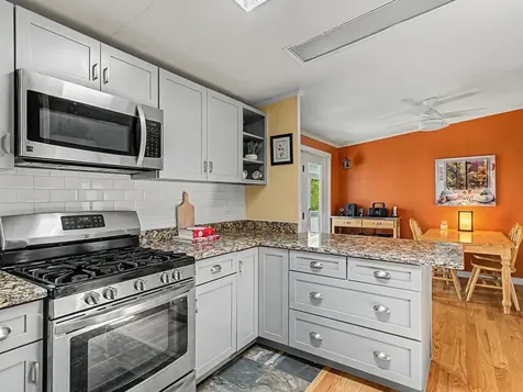135 Duxfarm Estates Duxbury VT 05676