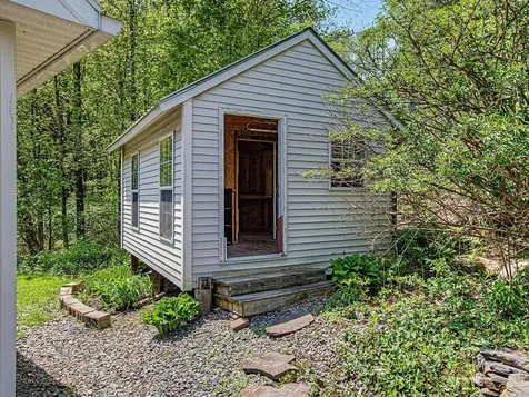 135 Duxfarm Estates Duxbury VT 05676