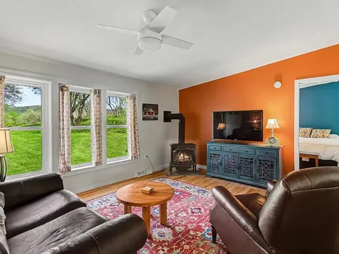 135 Duxfarm Estates Duxbury VT 05676