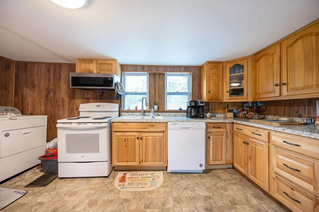 269 Suiter Road Waterford VT 05819