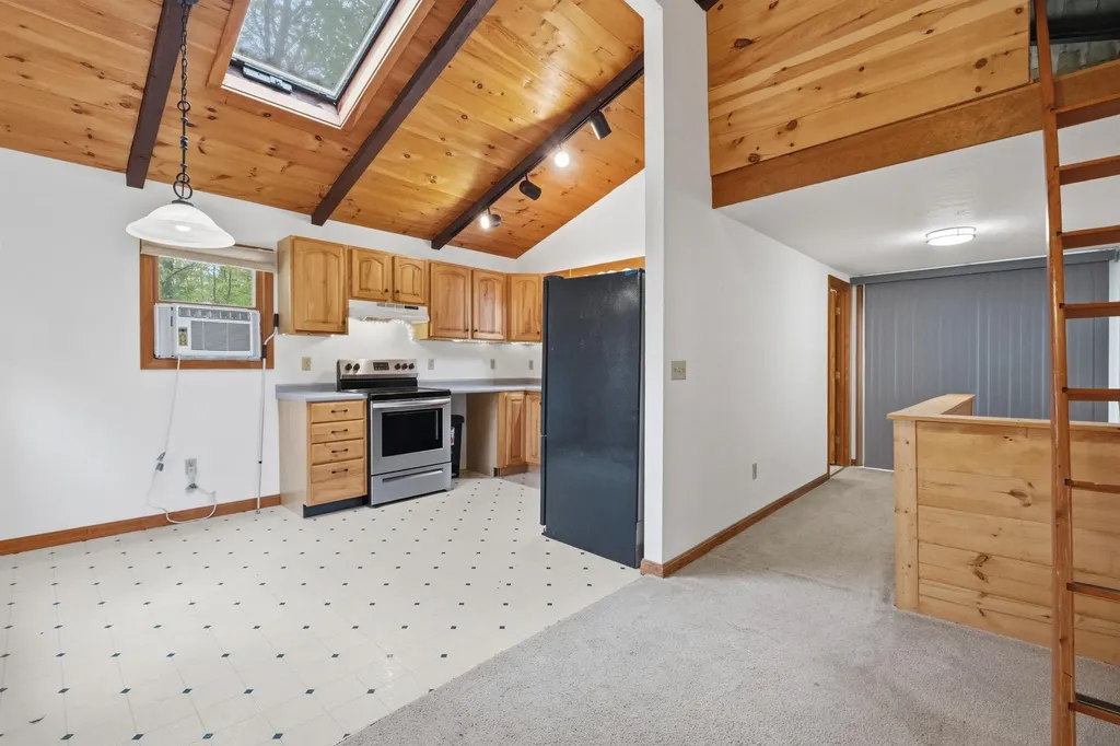 139 Wintersport Street Moultonborough NH 03254