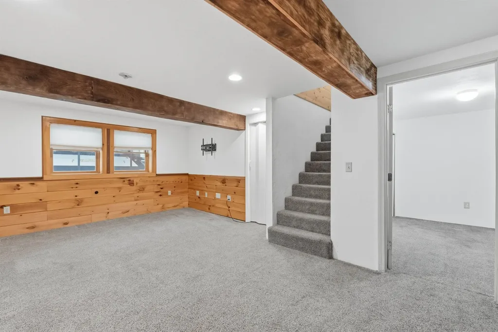 139 Wintersport Street Moultonborough NH 03254