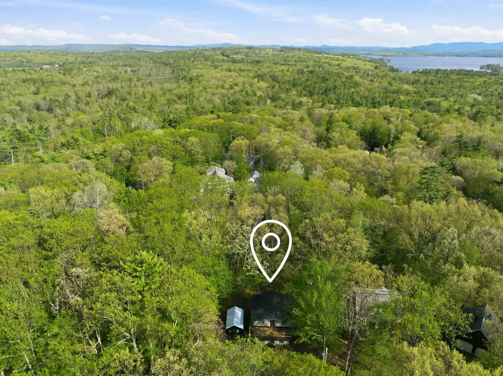 139 Wintersport Street Moultonborough NH 03254