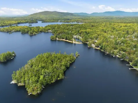 139 Wintersport Street Moultonborough NH 03254