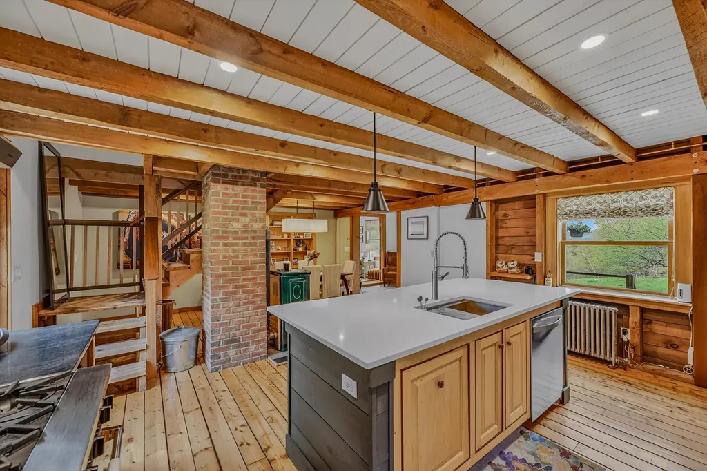 2923 Diamond Hill Road St. Johnsbury VT 05819