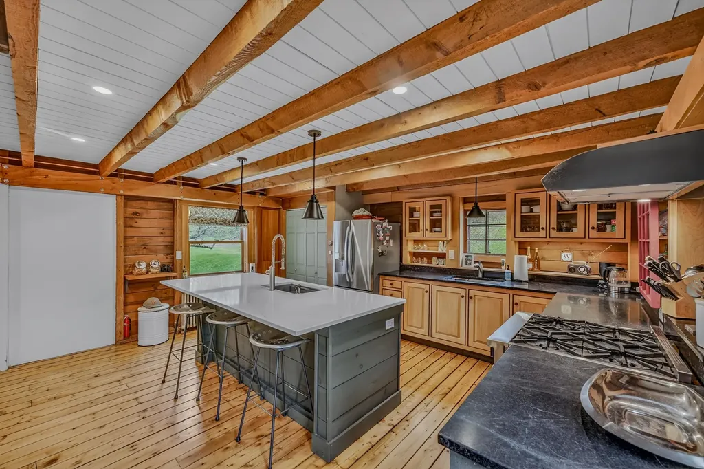 2923 Diamond Hill Road St. Johnsbury VT 05819