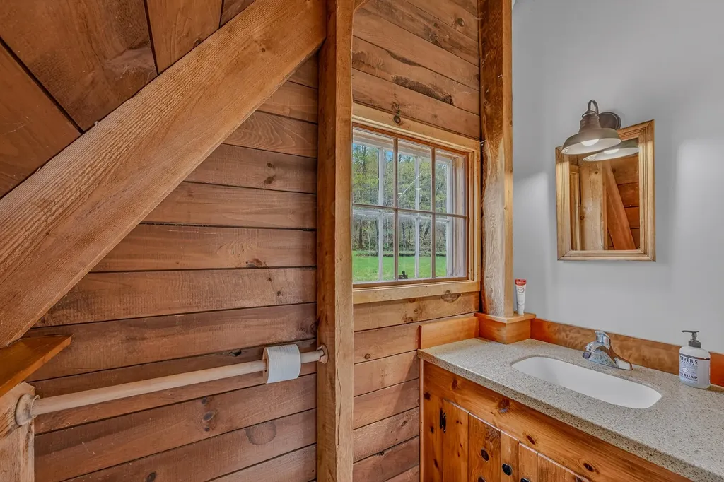 2923 Diamond Hill Road St. Johnsbury VT 05819