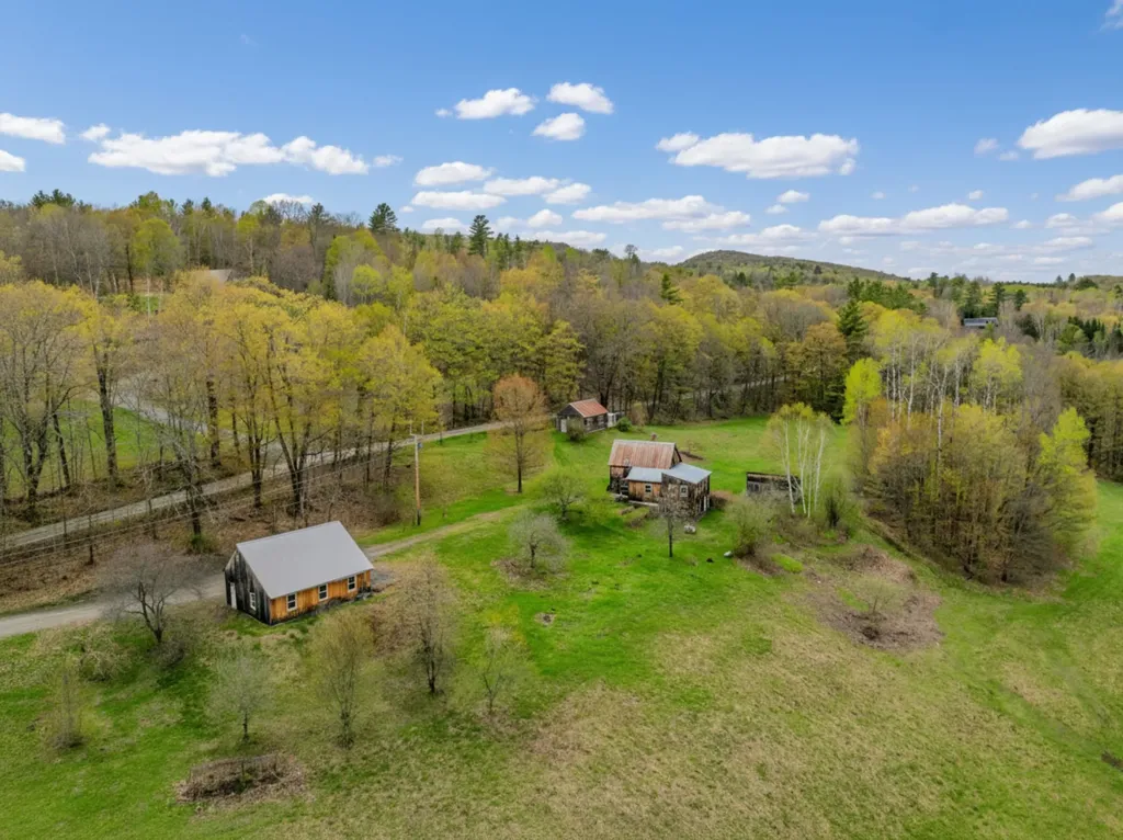2923 Diamond Hill Road St. Johnsbury VT 05819