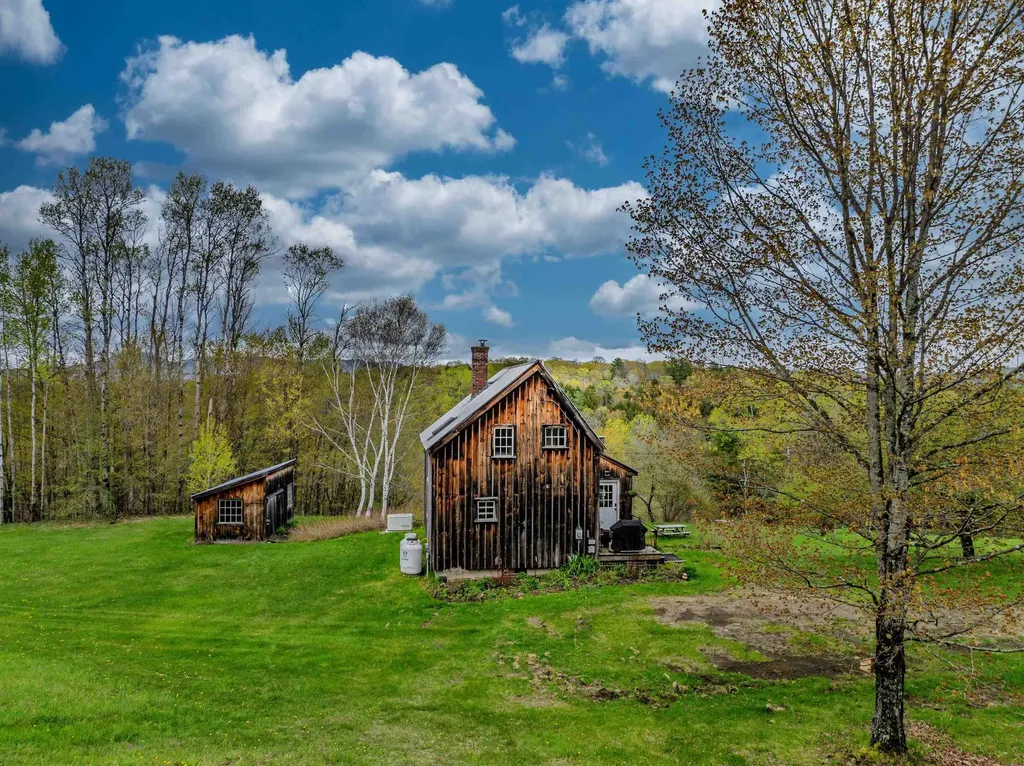 2923 Diamond Hill Road St. Johnsbury VT 05819