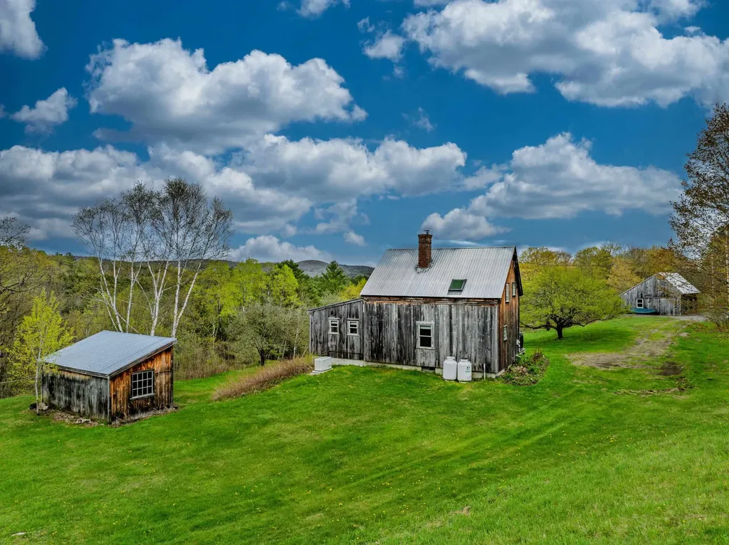 2923 Diamond Hill Road St. Johnsbury VT 05819