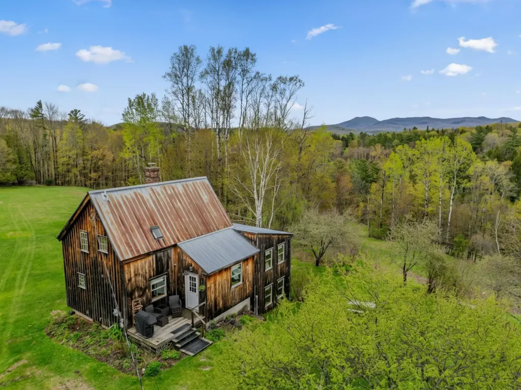 2923 Diamond Hill Road St. Johnsbury VT 05819