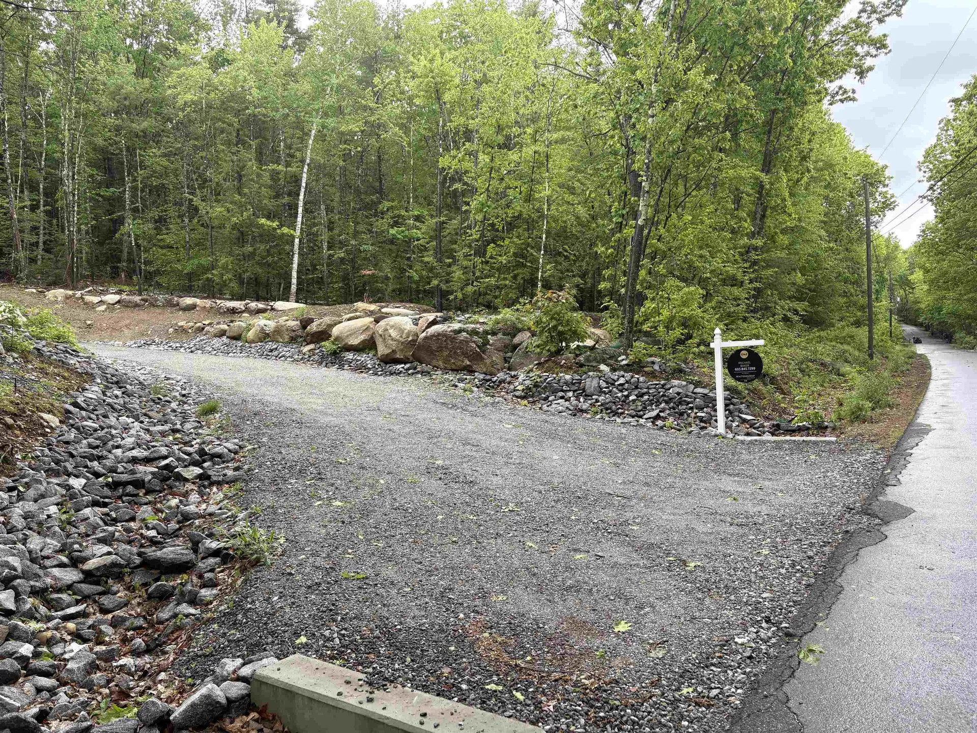 21-2 Leach Hill Road Goffstown NH 03045
