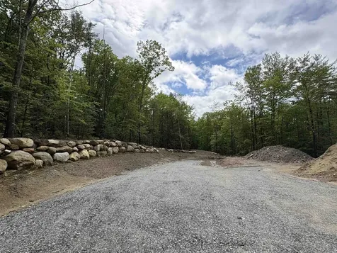 21-2 Leach Hill Road Goffstown NH 03045