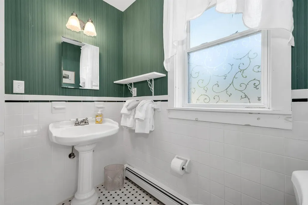 456 Governor Wentworth Highway Tuftonboro NH 03816